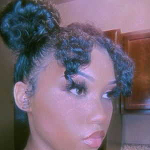 Meet your Posher, Tiara